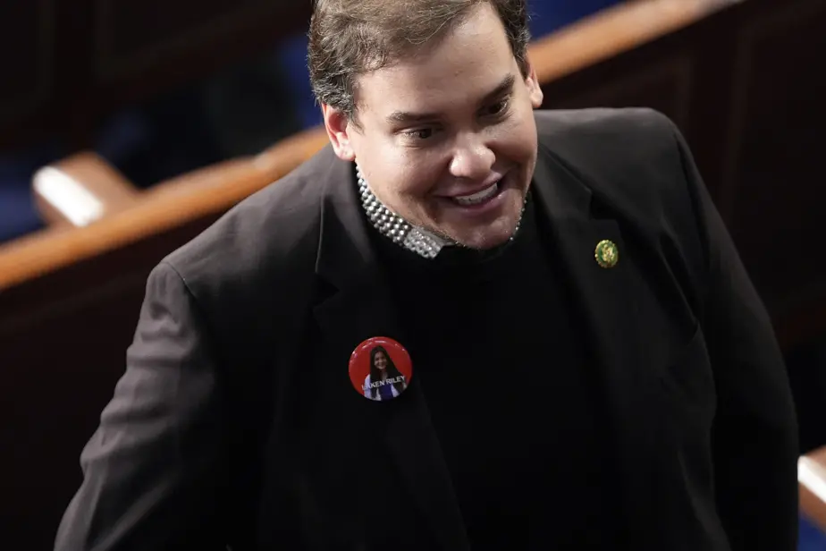 George Santos, qui a été expulsé du Congrès, tente de se faire réélire