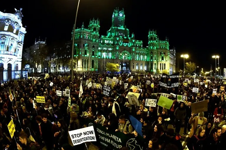 COP25 : manifestation monstre pour le climat à Madrid avec Greta Thunberg