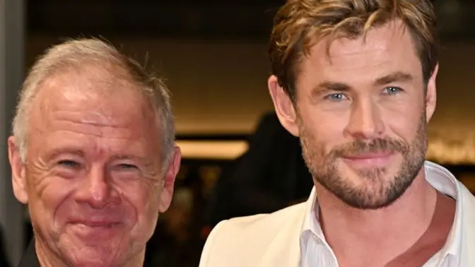 Chris Hemsworth en moto avec son père : sur la route des souvenirs pour ralentir la progression de la maladie d'Alzheimer