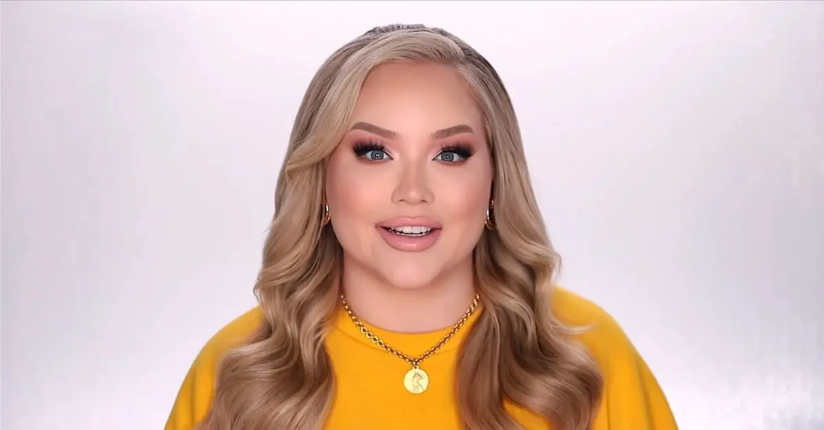 Dans une vidéo très touchante, la célèbre YouTubeuse NikkieTutorials révèle être une femme trans