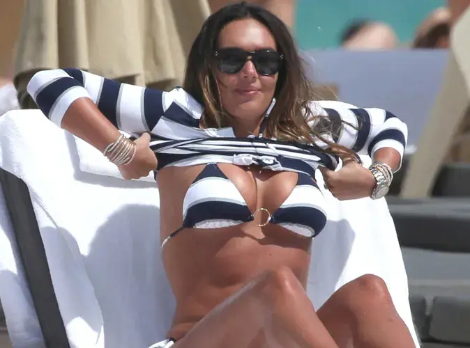 Photos : Tamara Ecclestone : la riche héritière parfait son bronzage sous le soleil de Miami !