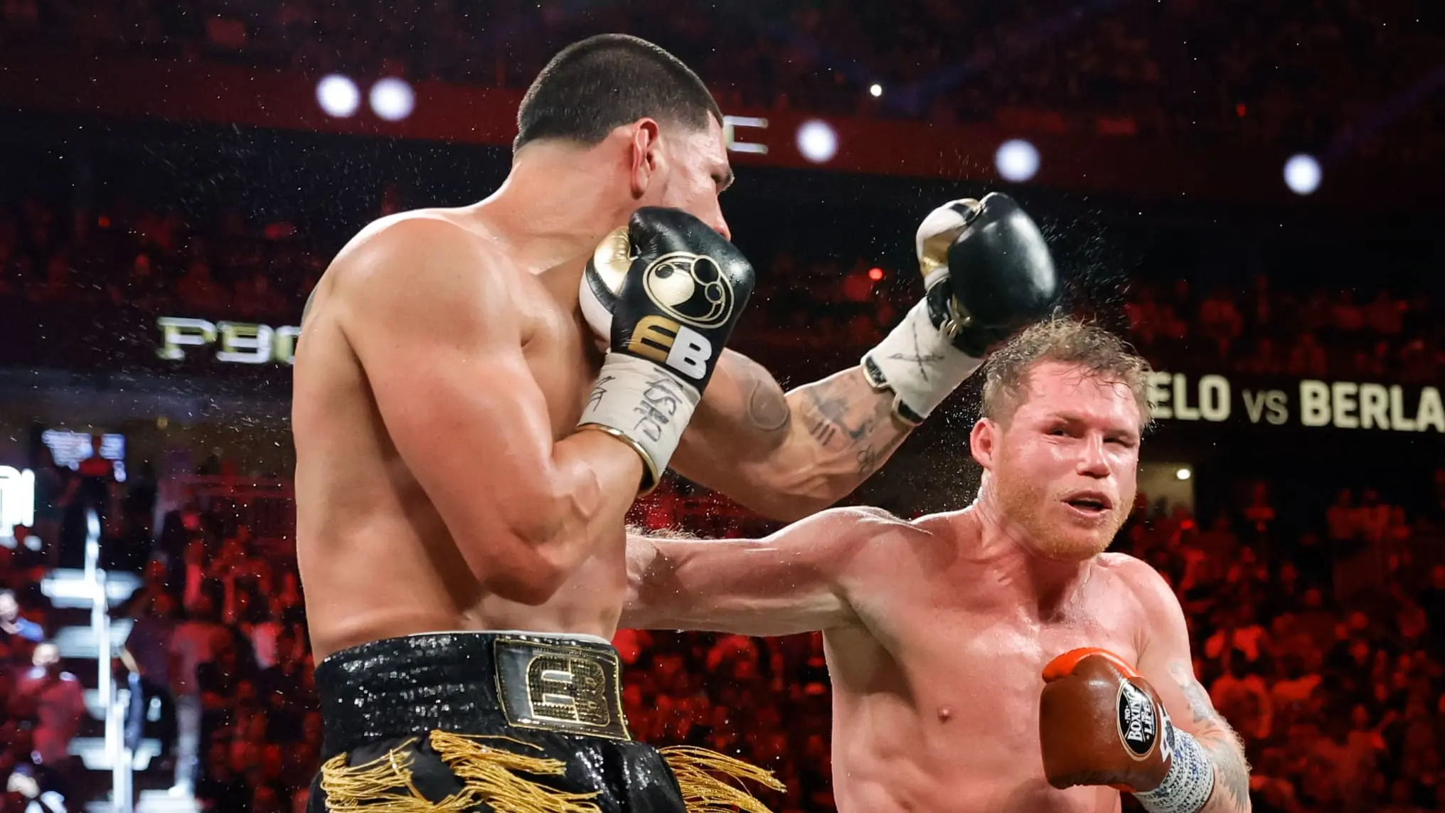 Boxe: Canelo Alvarez reste le roi des super-moyens après sa victoire contre Berlanga